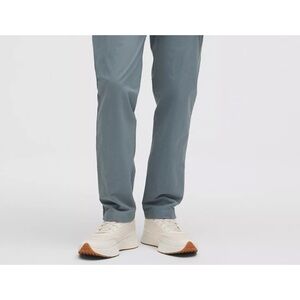 The Lululemon ABC Classic-Fit Trouser like new 34 x 34